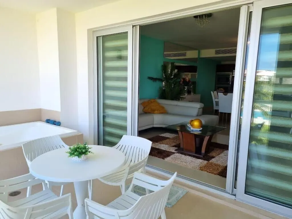 Luxurious Hideaway With Private Beach Access Playa del Carmen Apartment