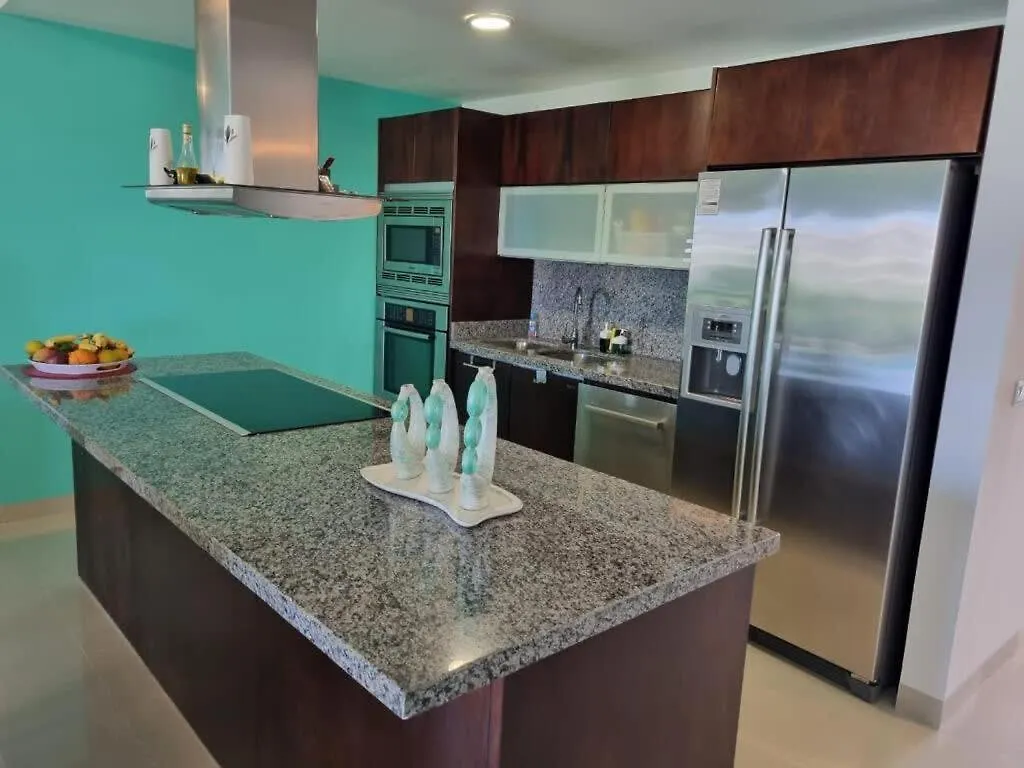 Apartment Luxurious Hideaway With Private Beach Access Playa del Carmen