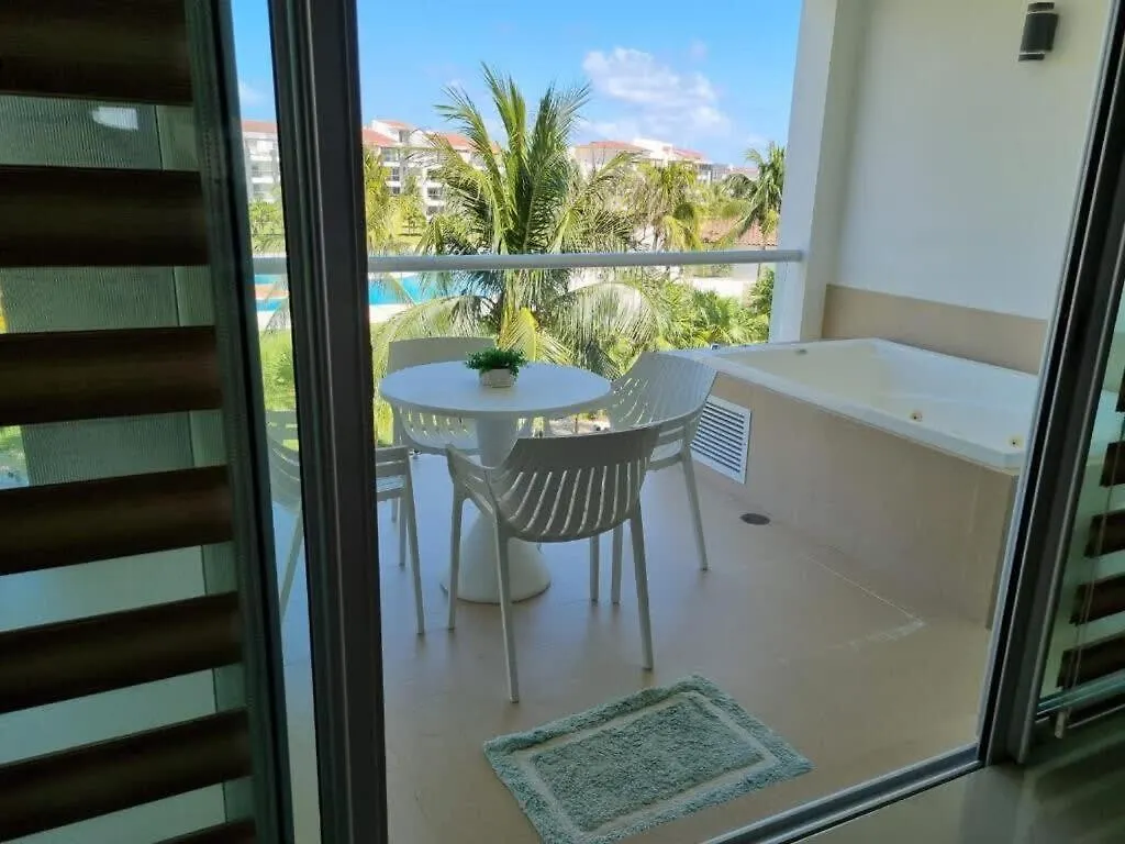 Luxurious Hideaway With Private Beach Access Playa del Carmen